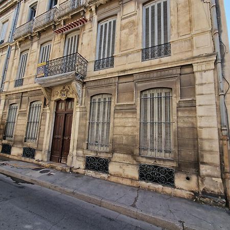 Nimes: Appartement L'Auguste Centre-Ville. ภายนอก รูปภาพ