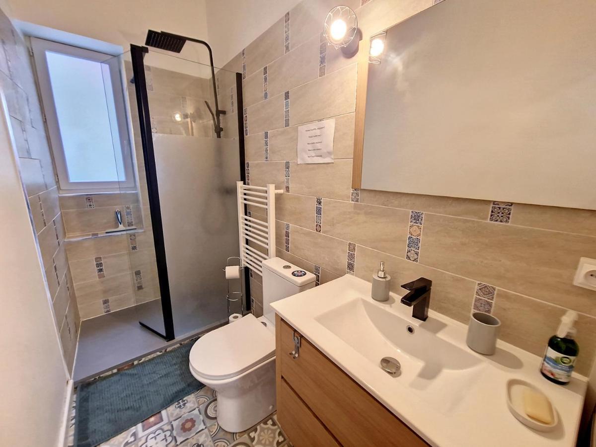 Nimes: Appartement L'Auguste Centre-Ville. ภายนอก รูปภาพ