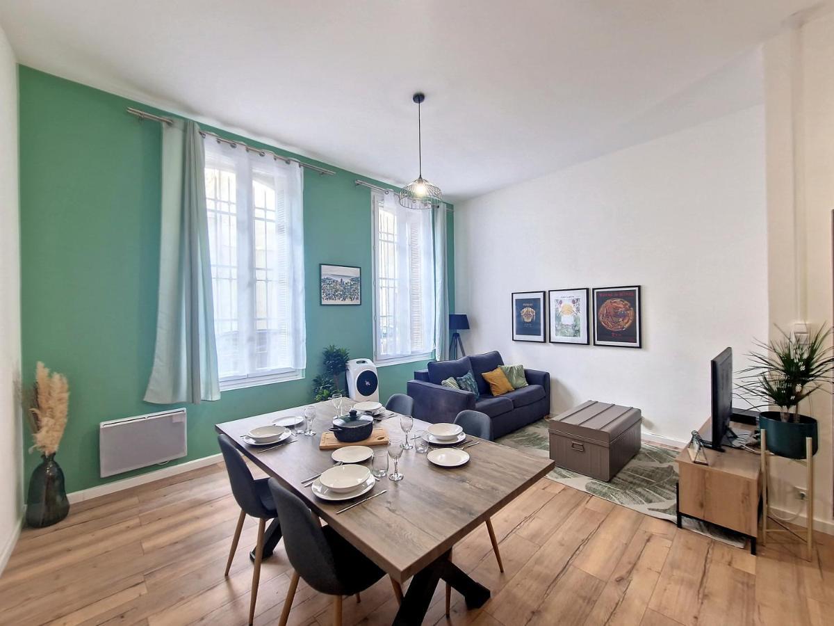 Nimes: Appartement L'Auguste Centre-Ville. ภายนอก รูปภาพ